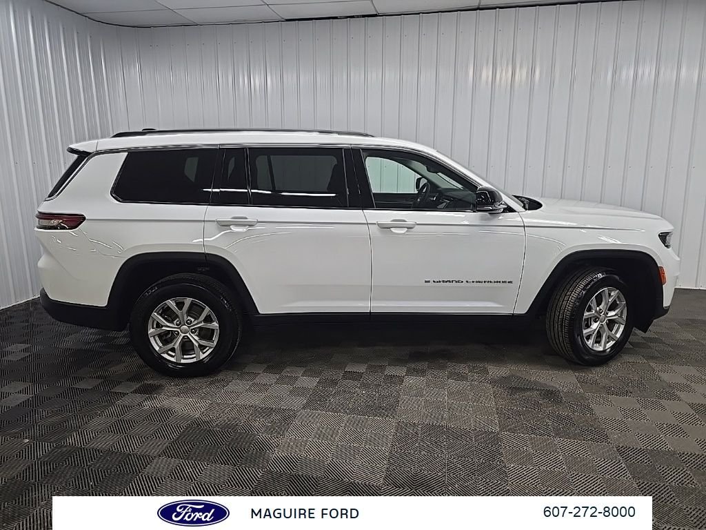 Used 2023 Bright White Clearcoat Jeep Limited image 2