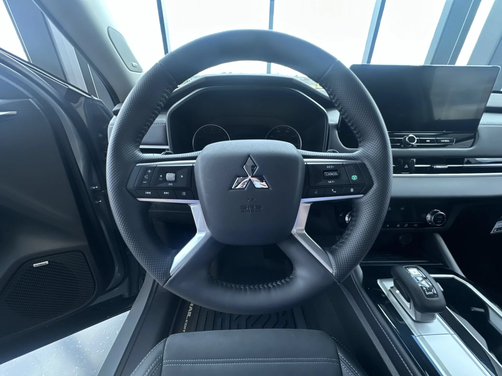 New 2026 Moonstone Gray Metallic/Black Roof Mitsubishi Trail Edition image 15