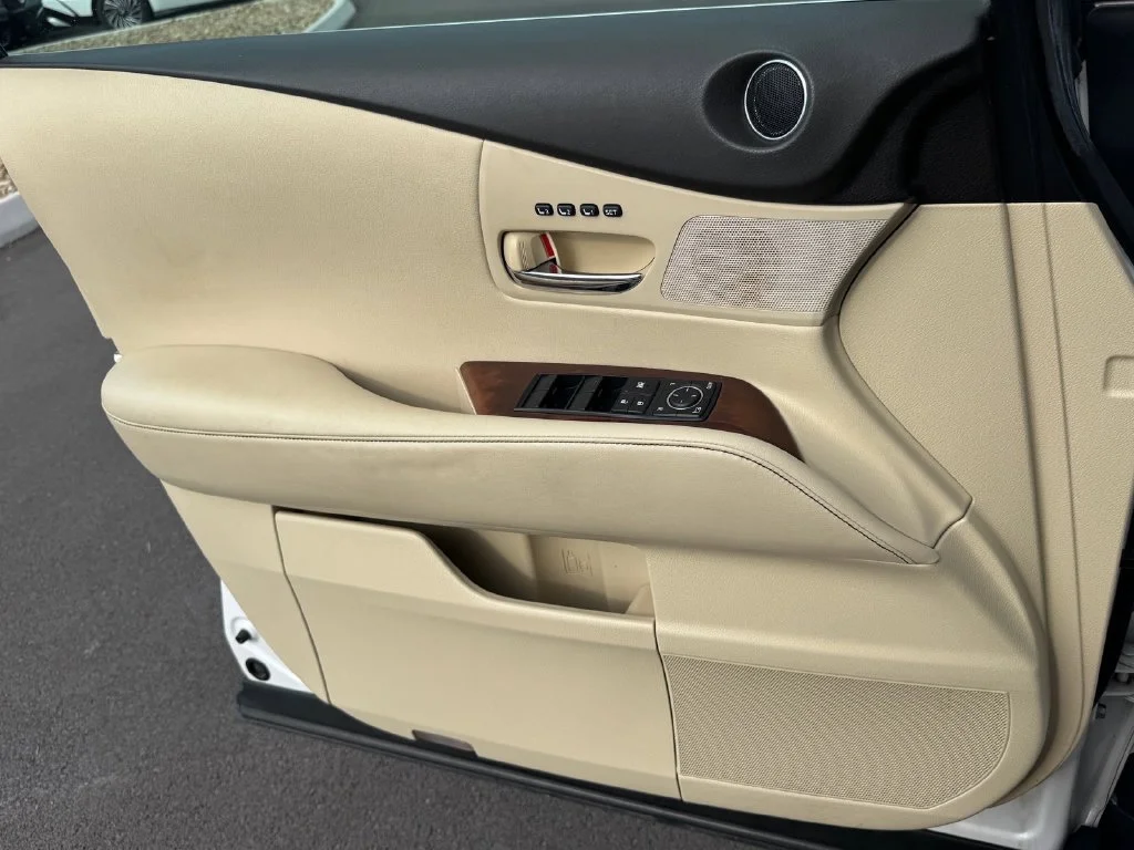 Used 2013 White Lexus 350 image 18