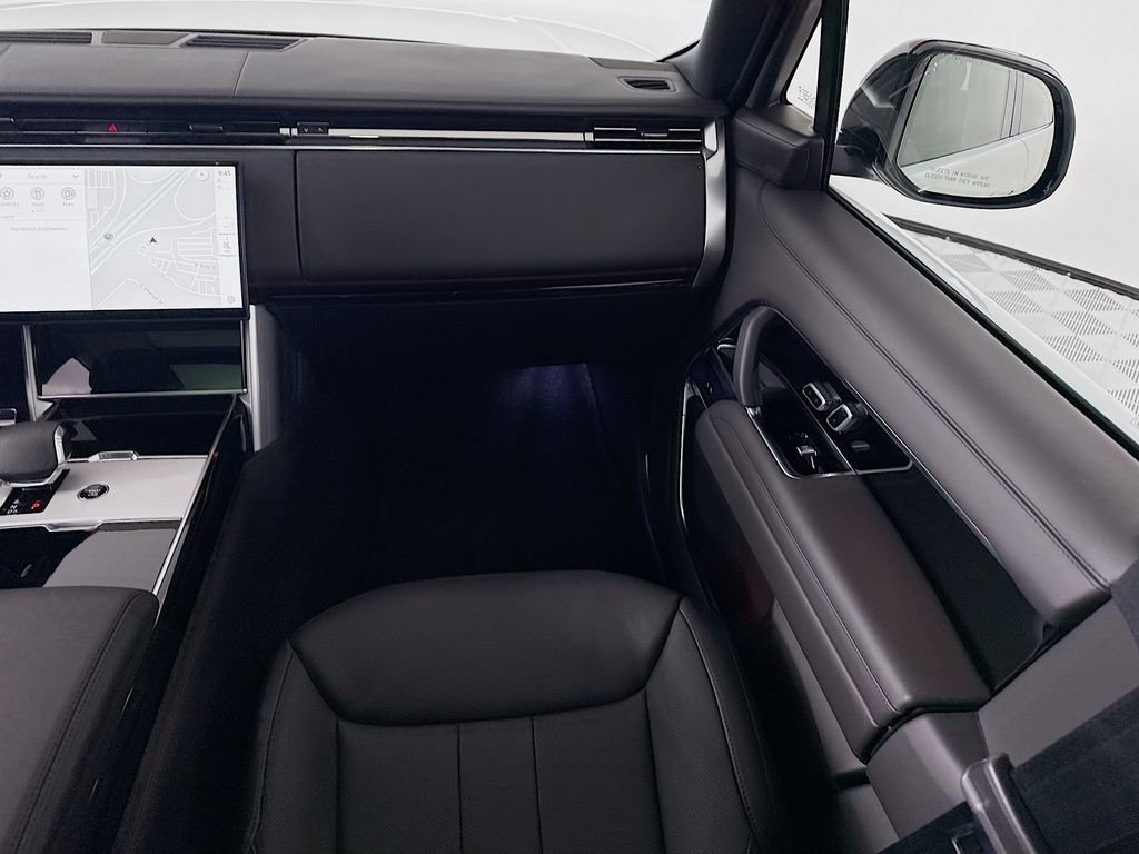 New 2025 Fuji White Land Rover SE image 25