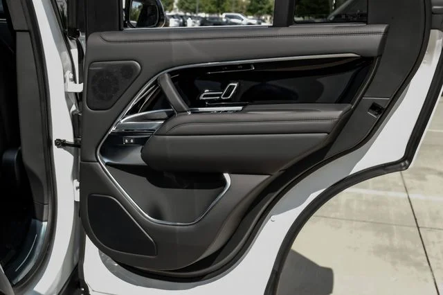 New 2026 Fuji White Land Rover SE image 59