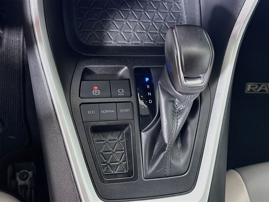 Used 2024 Magnetic Gray Metallic Toyota XLE Premium image 18