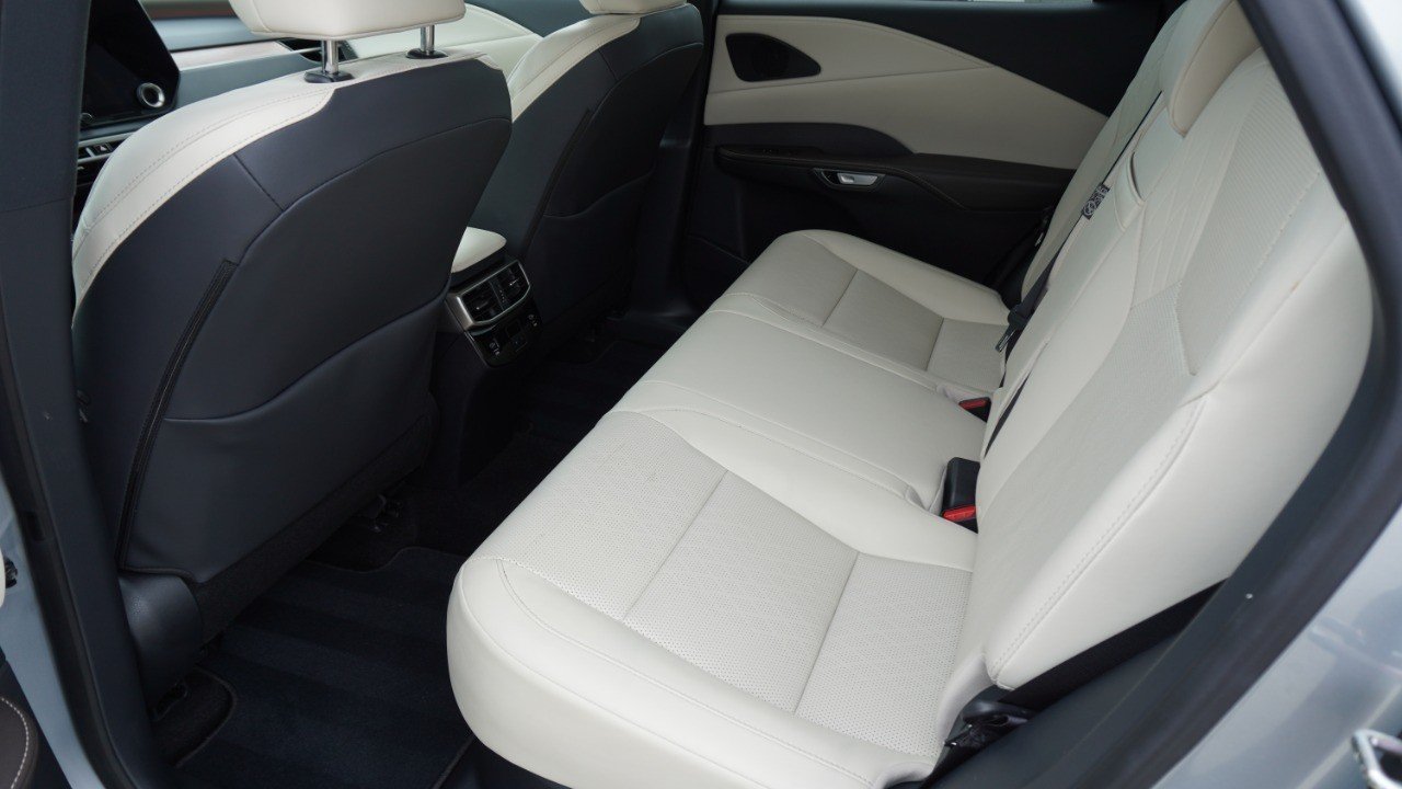 Used 2026 Silver Lexus RX 350 Premium image 9