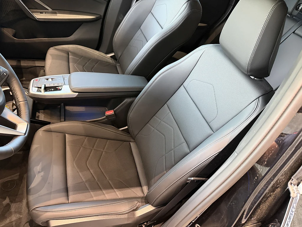 New 2026 Black Sapphire Metallic BMW xDrive28i image 12