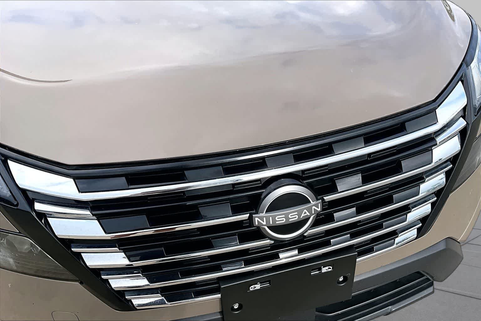 Used 2025 Baja Storm Metallic Nissan SV image 28