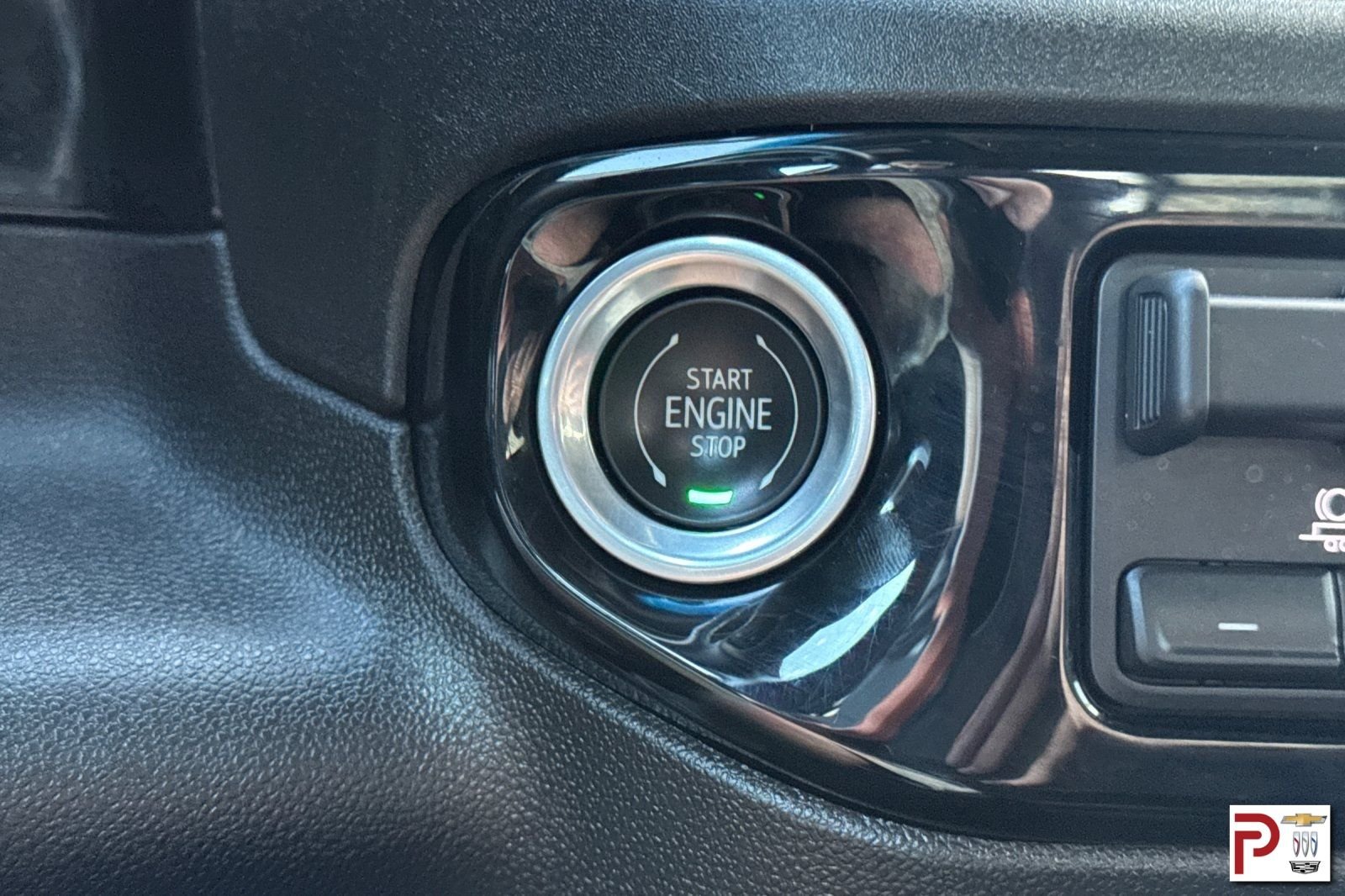 Used 2024 Gray GMC SLE image 23