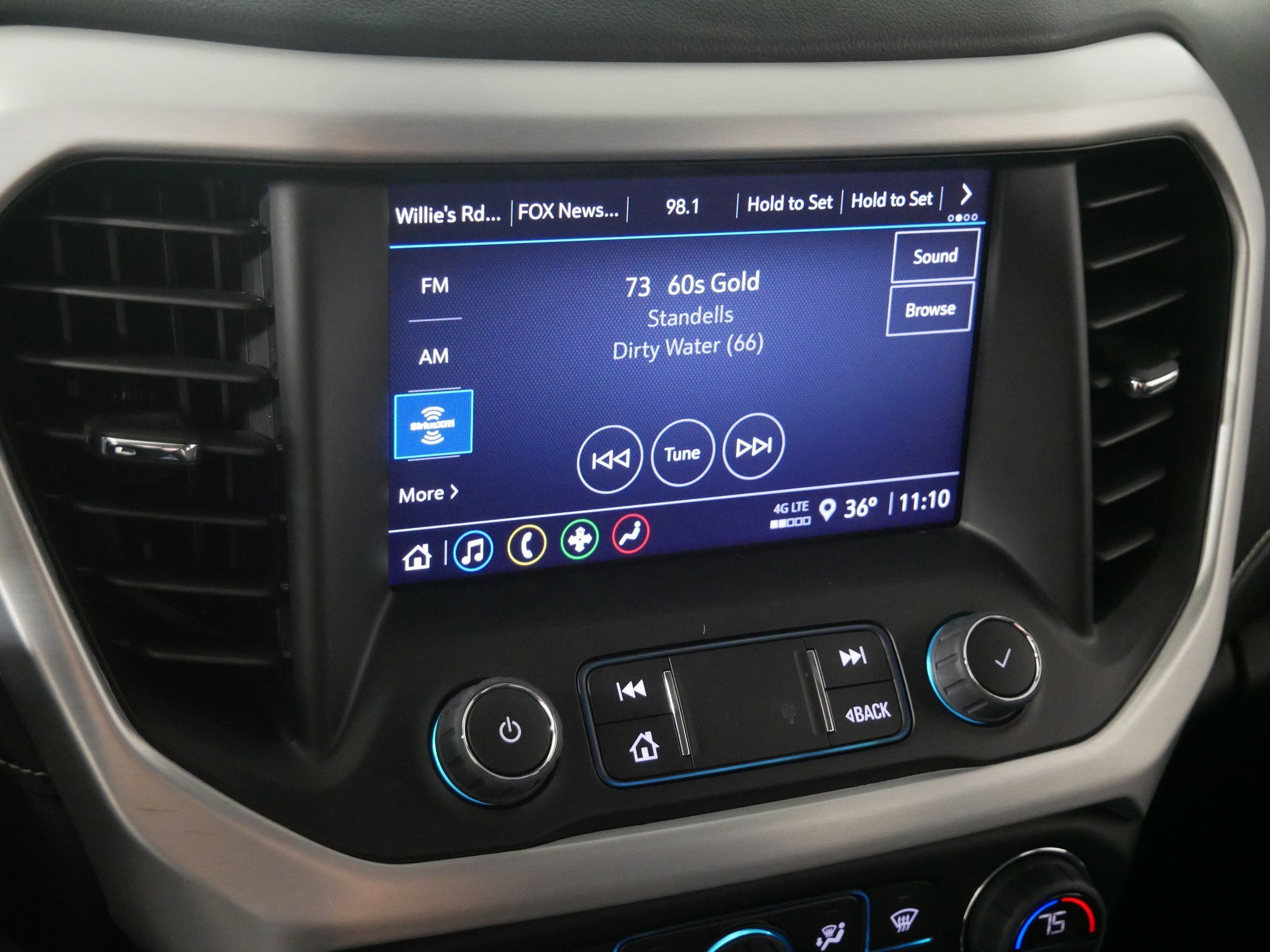 2023 GMC Acadia SLE - Photo 22