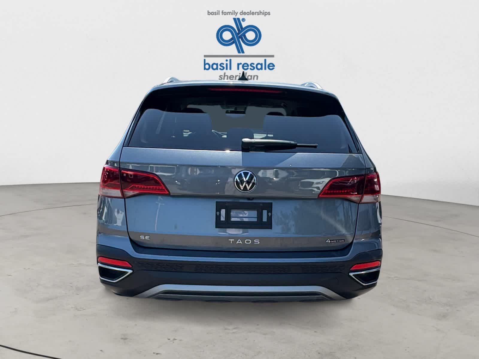 Used 2022 Platinum Gray Metallic Volkswagen SE image 6