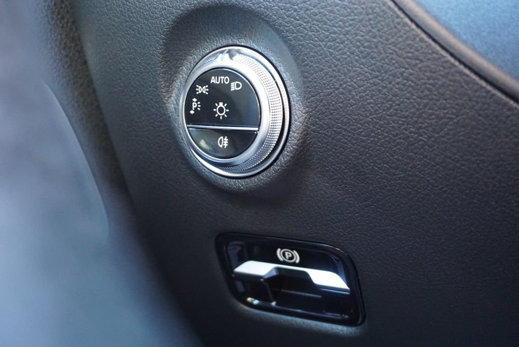 Used 2026 MANUFAKTUR Alpine Gray Mercedes-Benz C 300 image 32