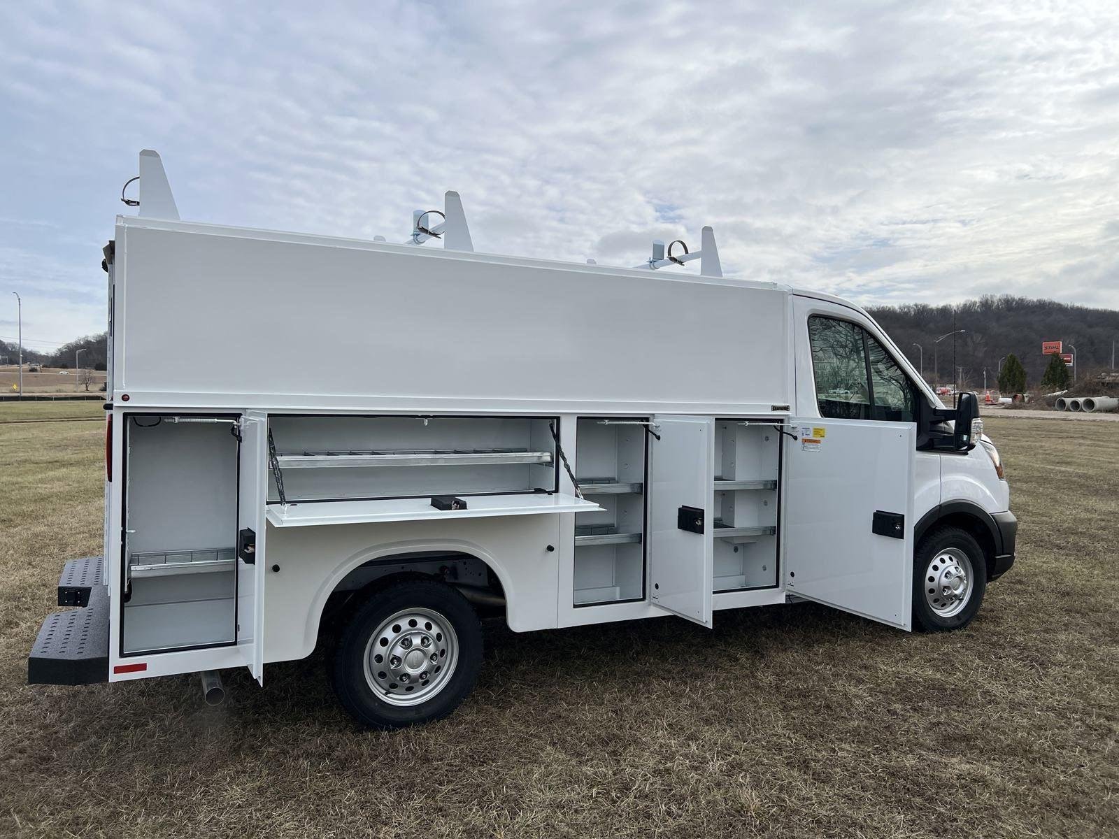 Used 2024 Oxford White Ford T350 AWD SRW image 9