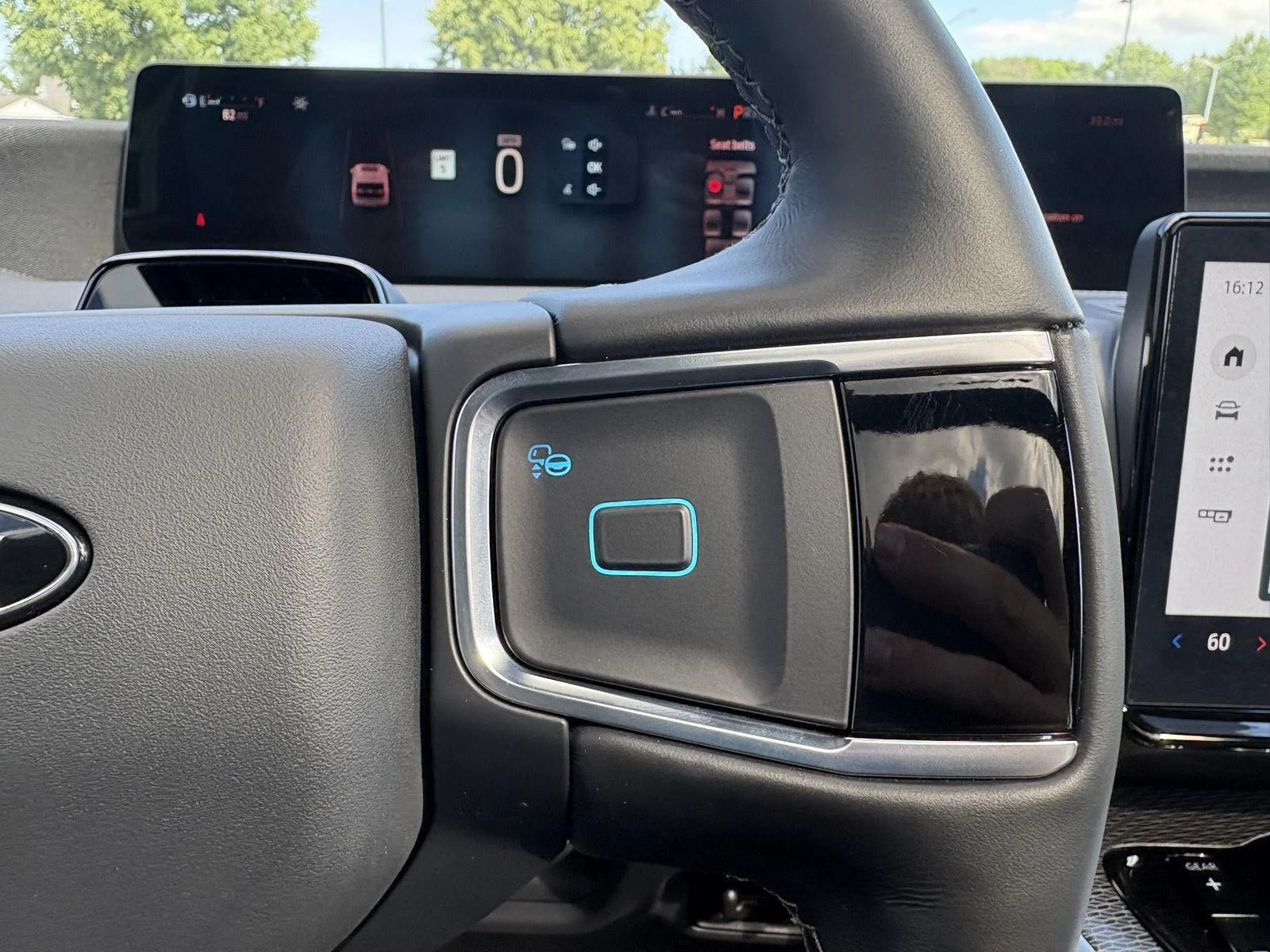 New 2026 Glacier Gray Metallic Tri-Coat Ford Platinum® image 11