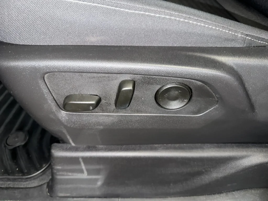 Certified Used 2025 Summit White Chevrolet LT image 6
