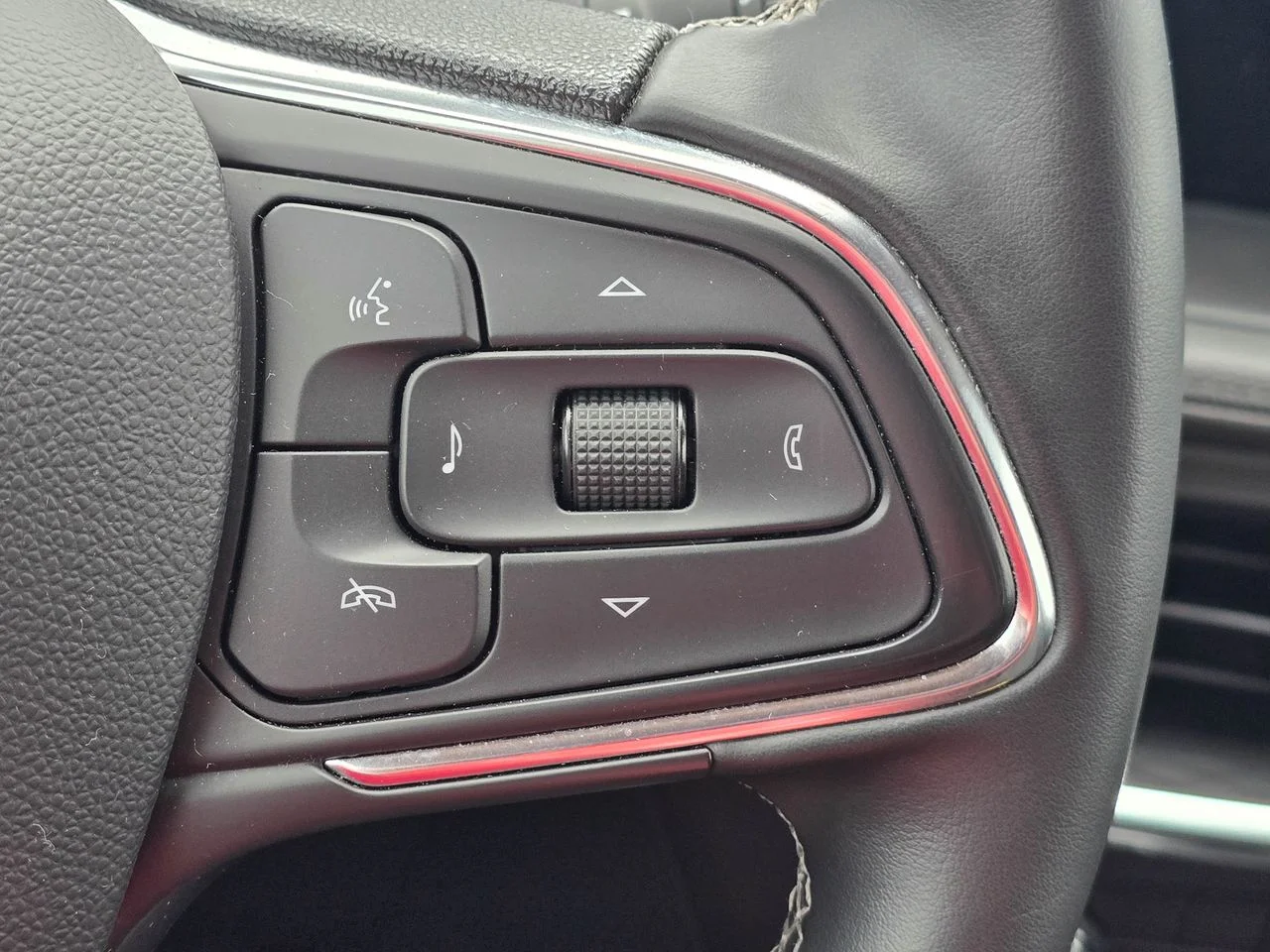 Used 2025 Moonstone Gray Buick Preferred image 19