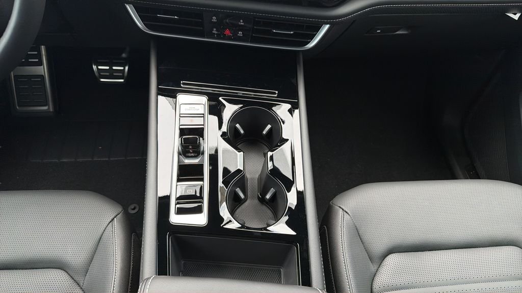 New 2026 White Volkswagen 2.0T SEL R-Line Black image 17