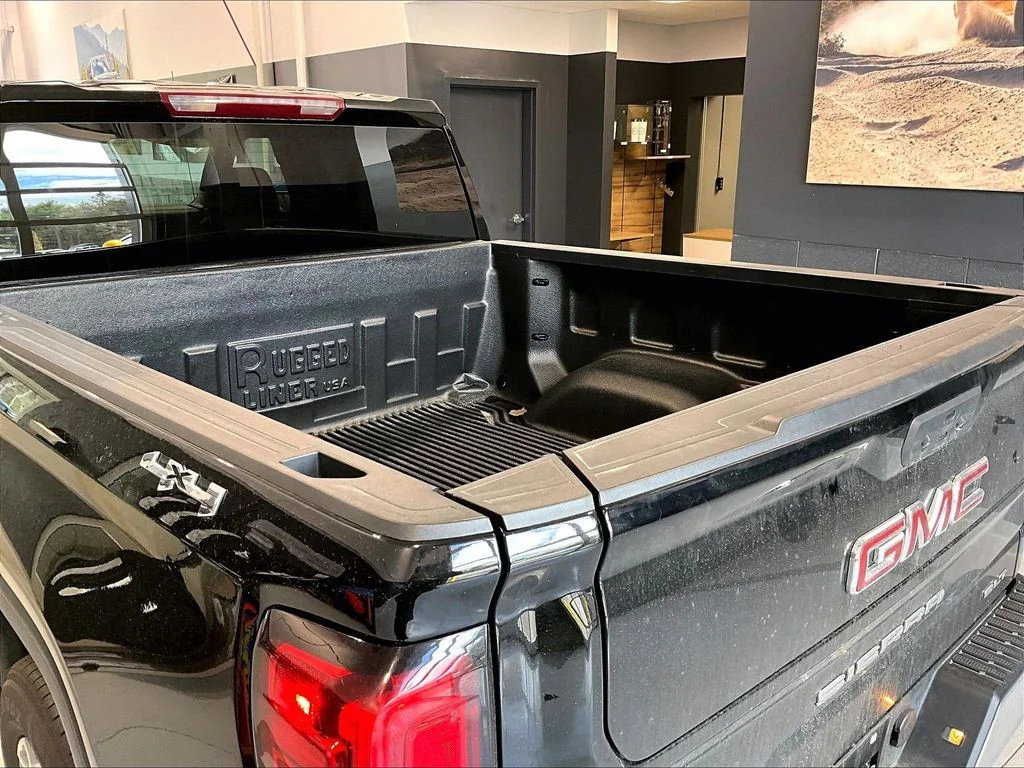 2024 GMC Sierra 1500 SLT - Photo 24