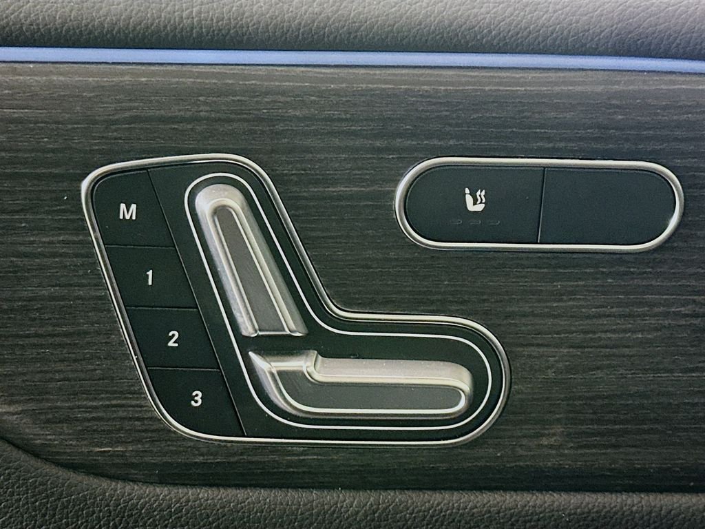 New 2026 Night Black Mercedes-Benz GLB 250 image 19
