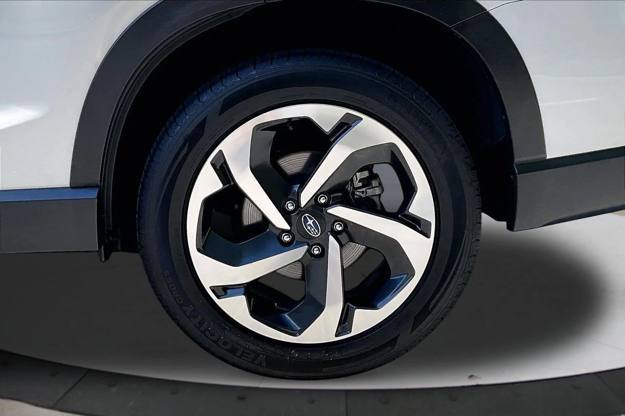 Used 2022 White Subaru Touring image 36