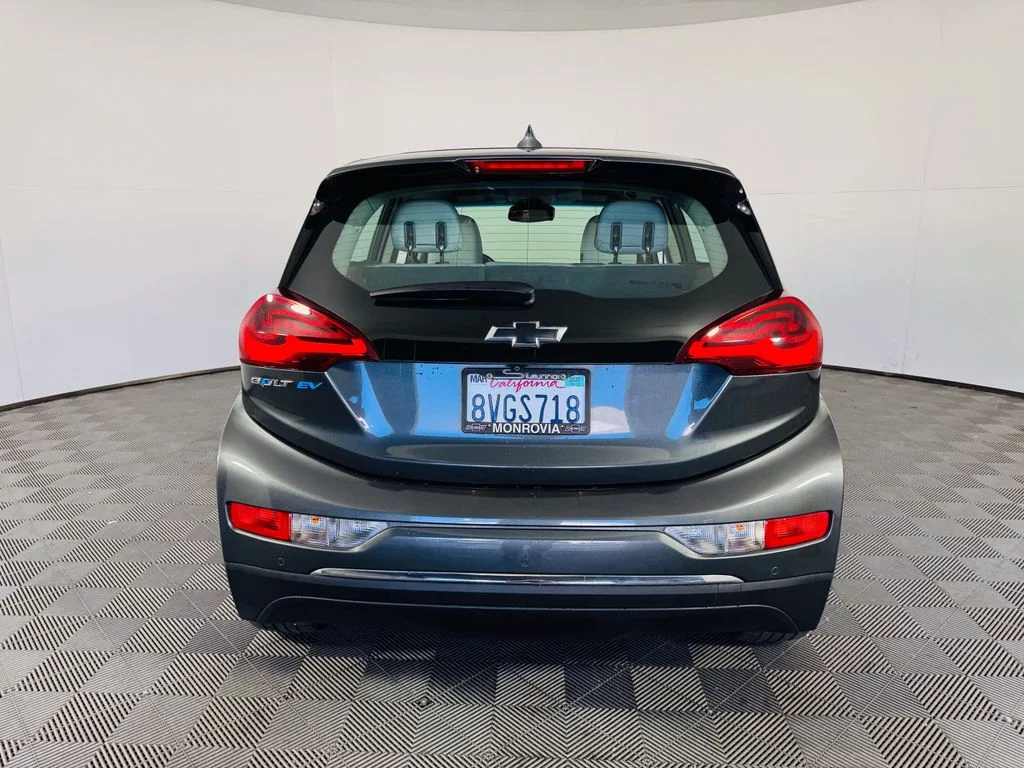 Used 2021 Gray Chevrolet LT image 22