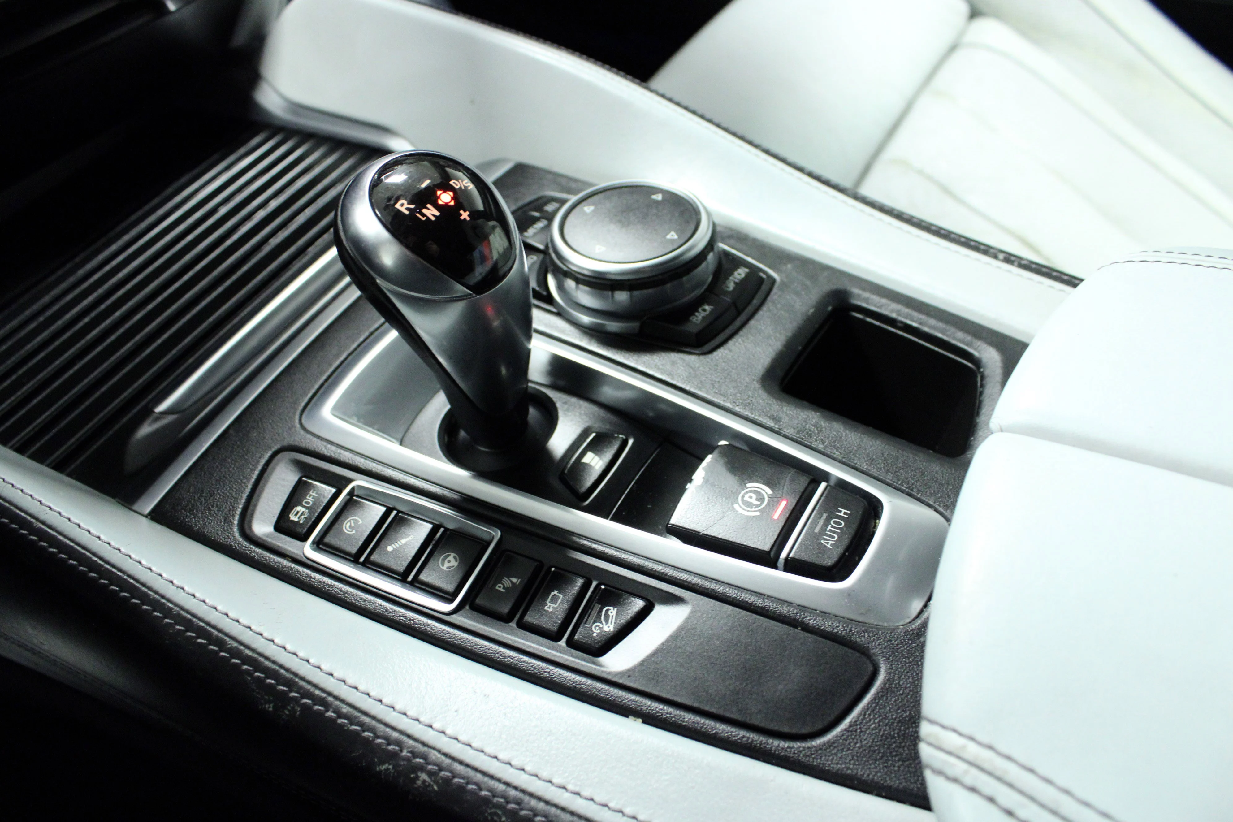 Used 2015 Carbon Black Metallic BMW Base image 22