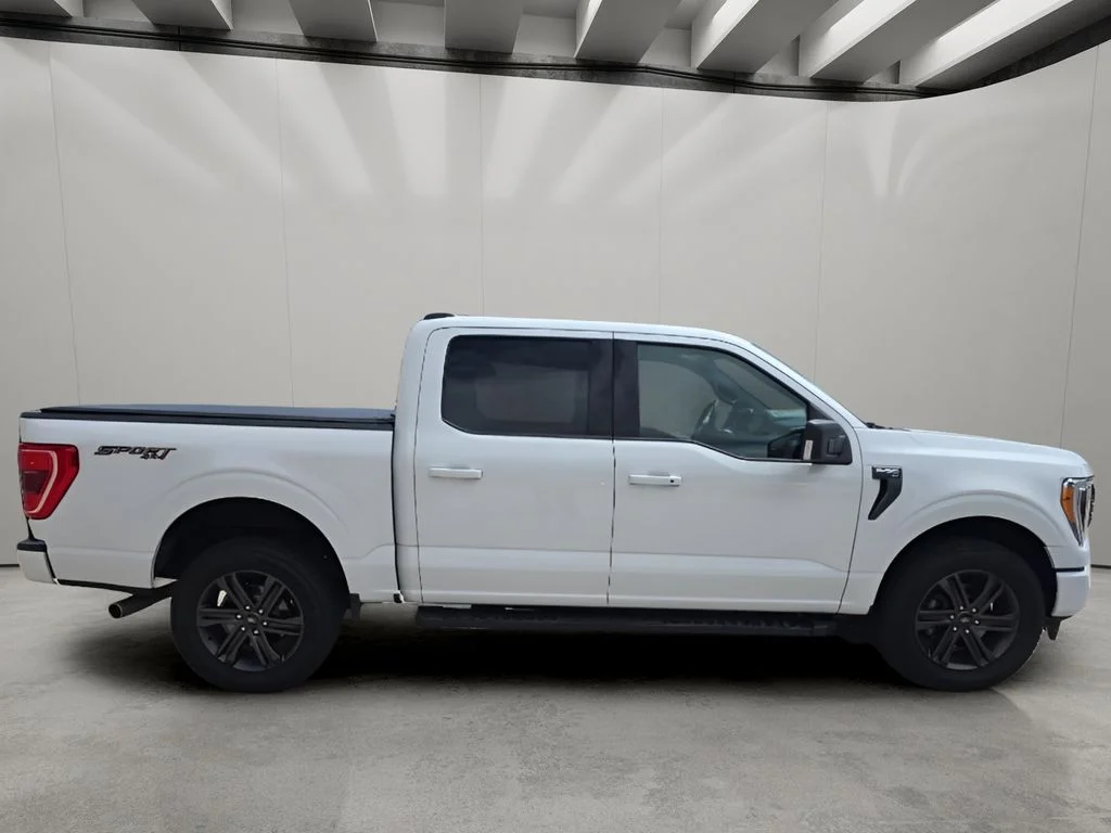 Used 2022 White Ford  image 6