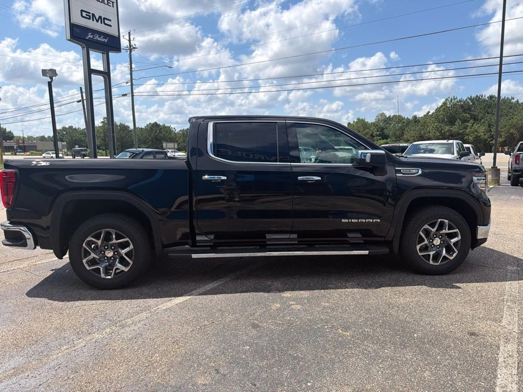 New 2026 Onyx Black GMC SLT image 6