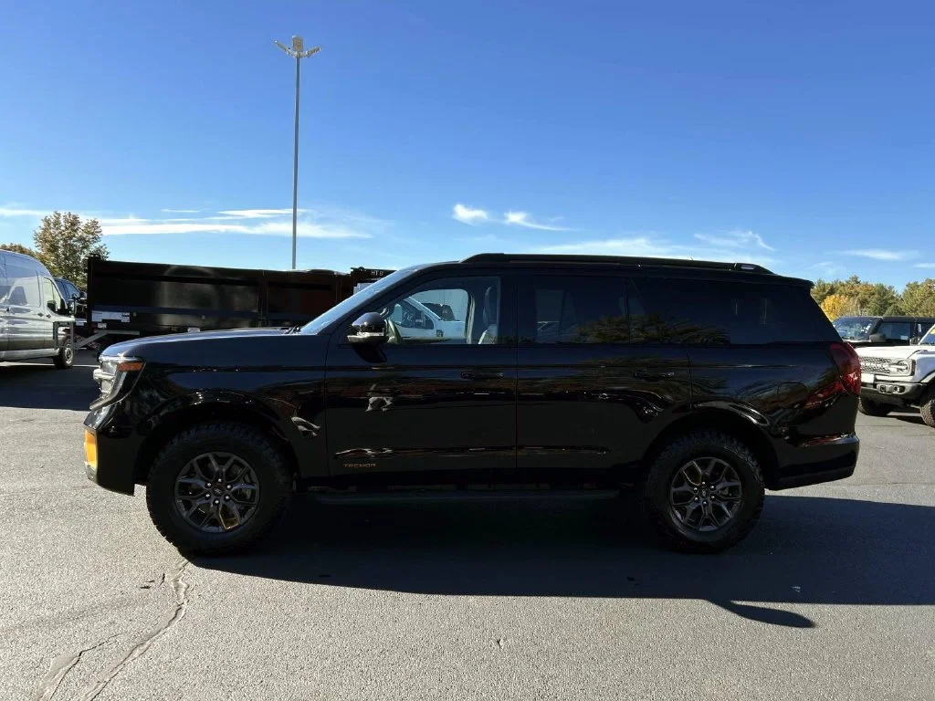 Used 2027 Black Metallic Ford Tremor image 6