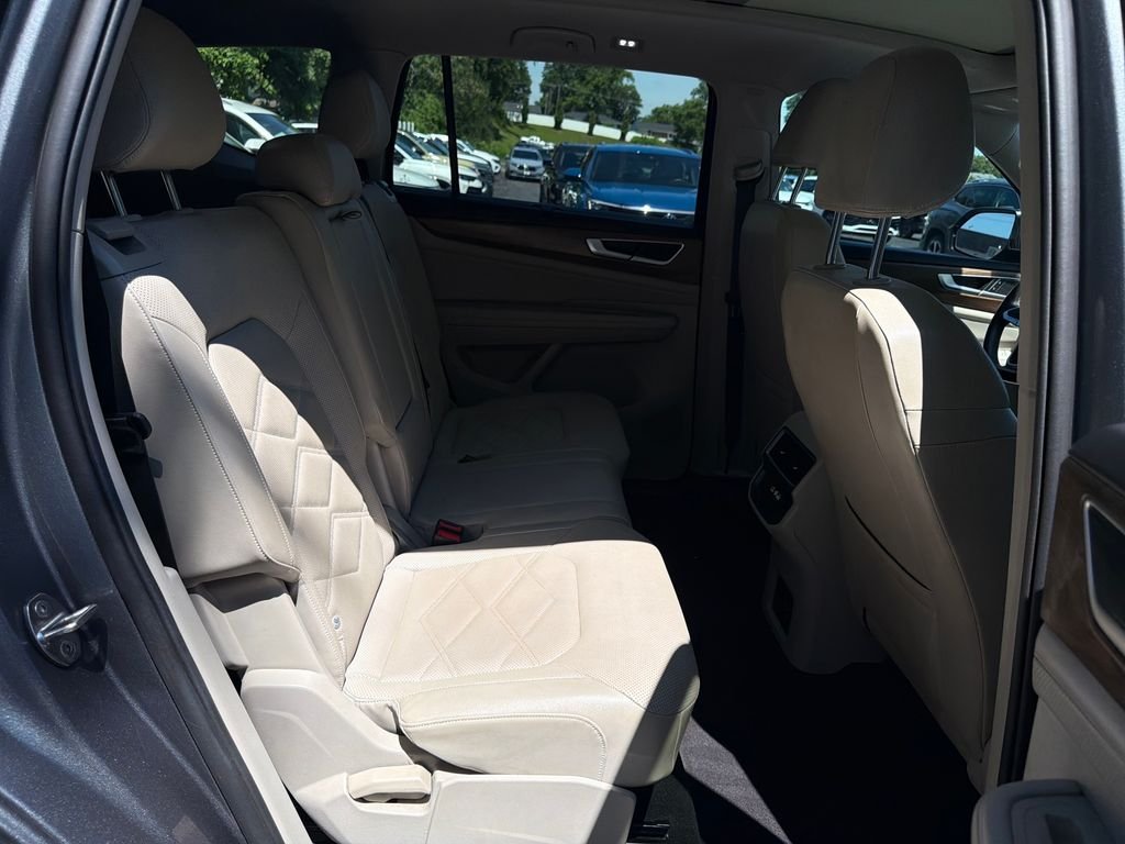 Used 2024 Gray Volkswagen 2.0T SE w/Technology image 50