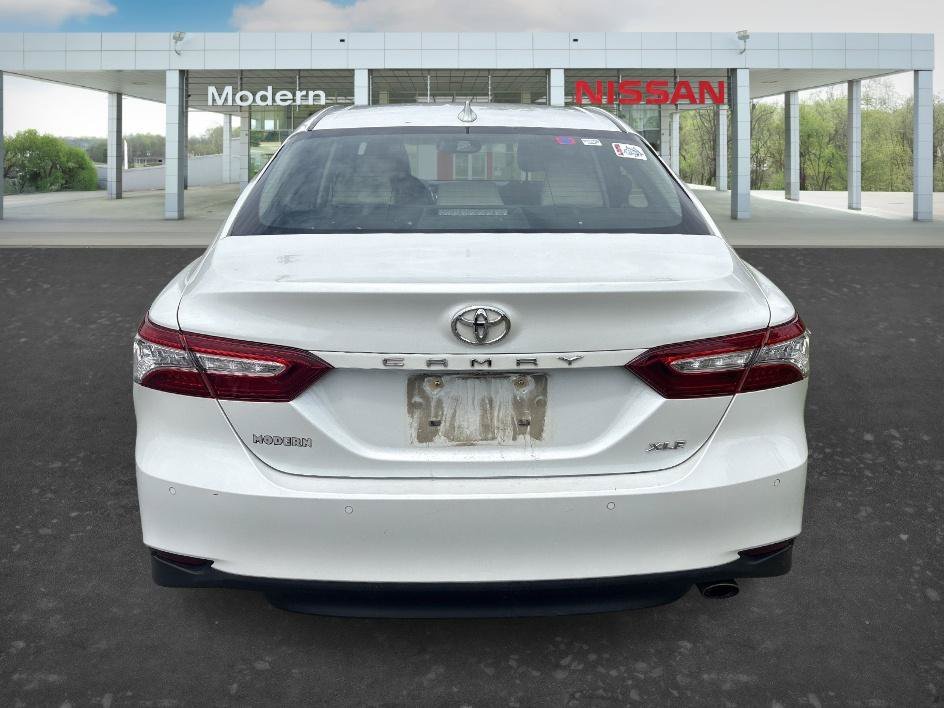 Used 2018 Wind Chill Pearl Toyota XLE image 4