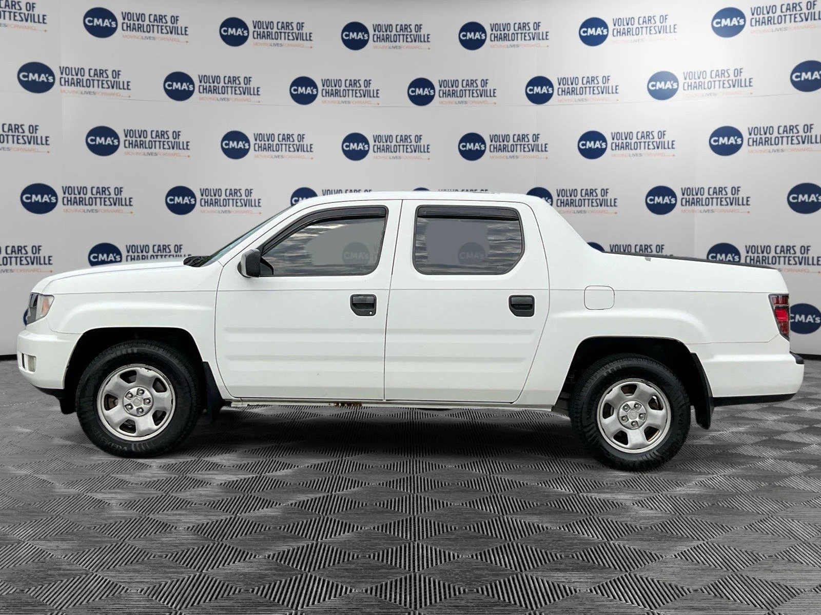 Used 2012 Taffeta White Honda RT image 2