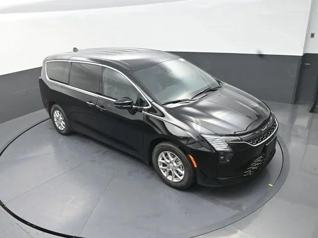 New 2027 Diamond Black Crystal Pearl-Coat Exterior Paint Chrysler Select image 11