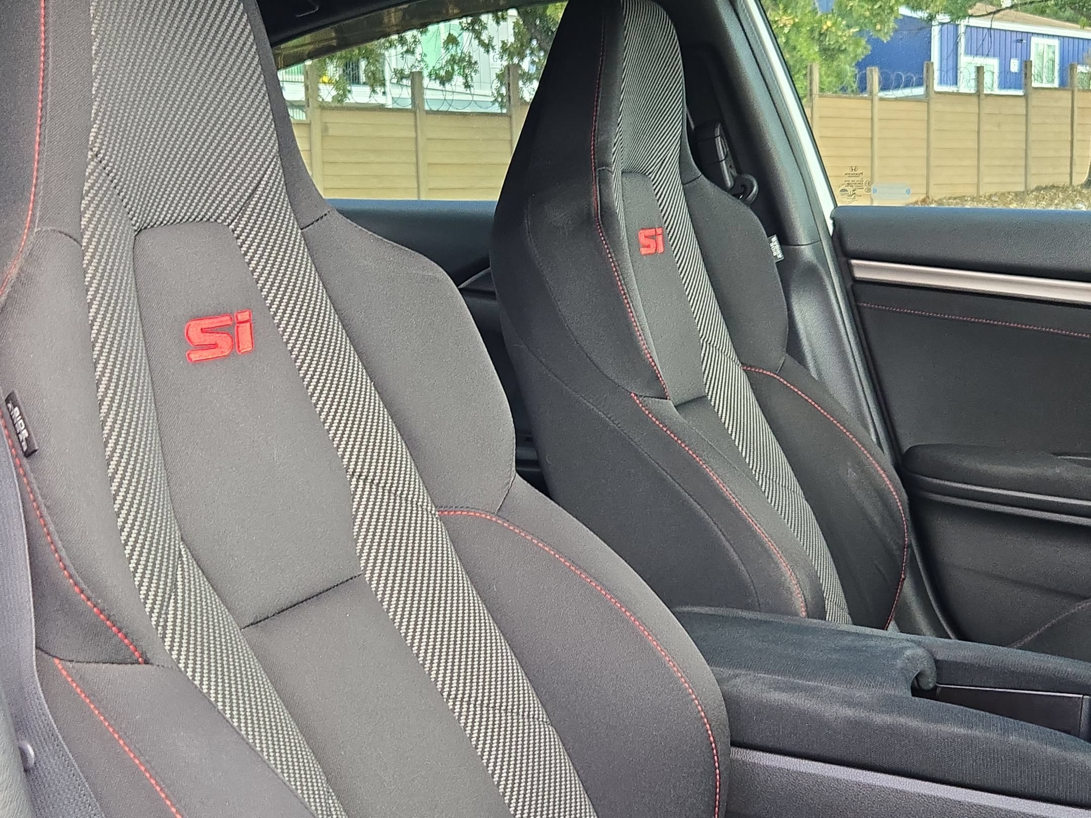 Used 2018 White Honda  image 29