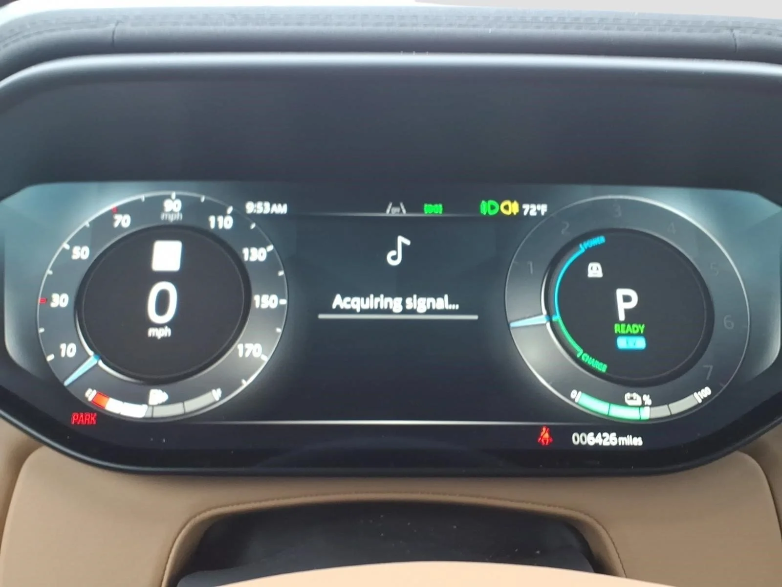 Used 2025 Green Land Rover Dynamic SE image 32