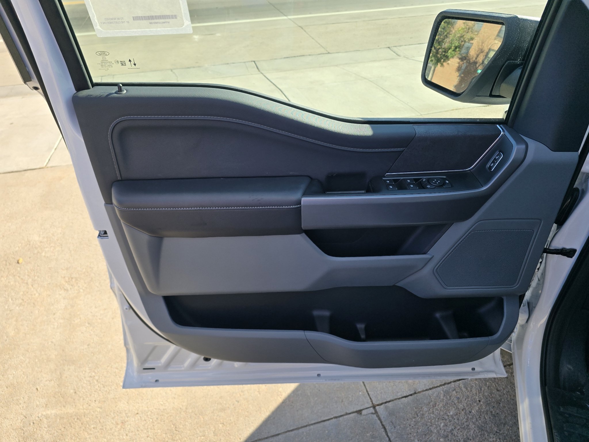 New 2026 Oxford White Ford XLT image 11