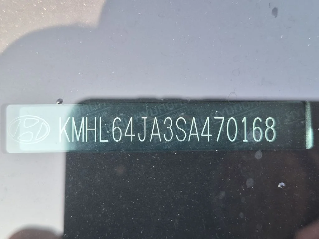 Used 2025 Silver Hyundai SEL image 6