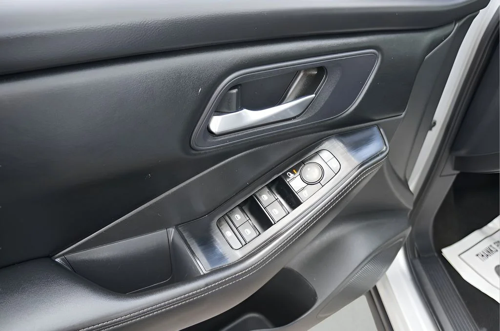 Used 2024 Brilliant Silver Metallic Nissan SV image 16