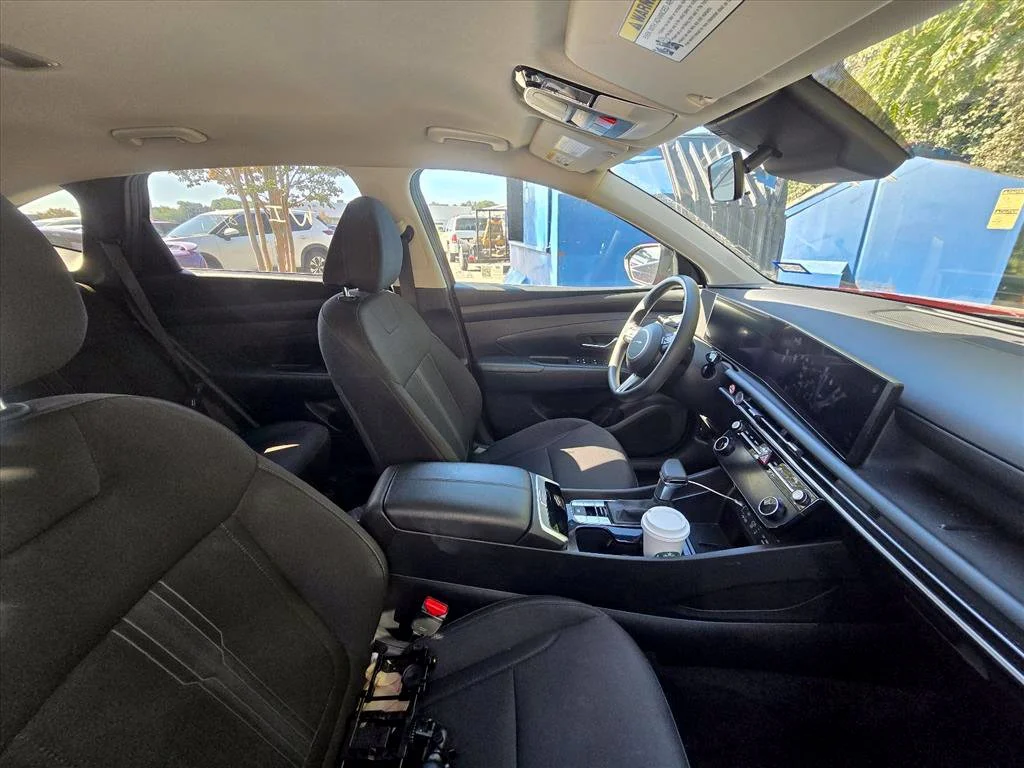 Used 2025 Red Hyundai SEL image 9