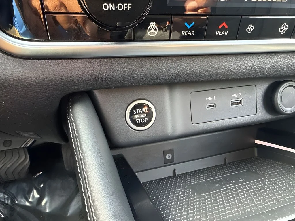 Used 2023 Black Nissan Platinum image 15