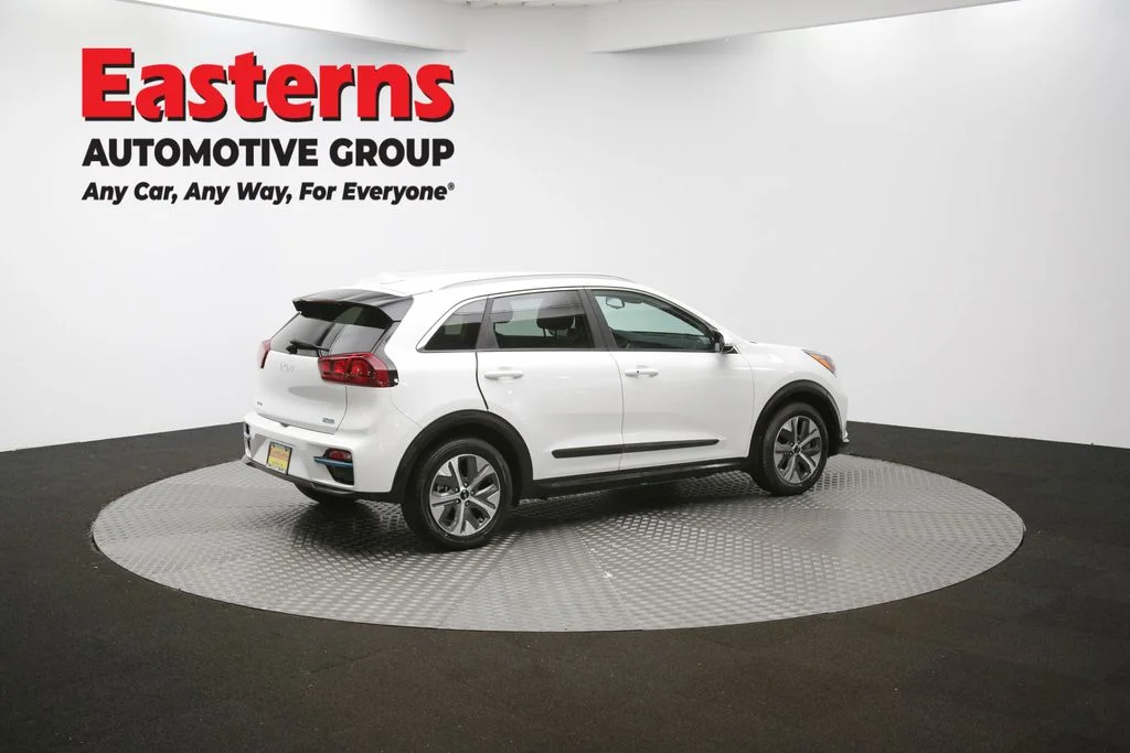 Used 2022 White Kia EX image 44