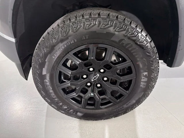 Used 2024 Gray Chevrolet Trail Boss image 4
