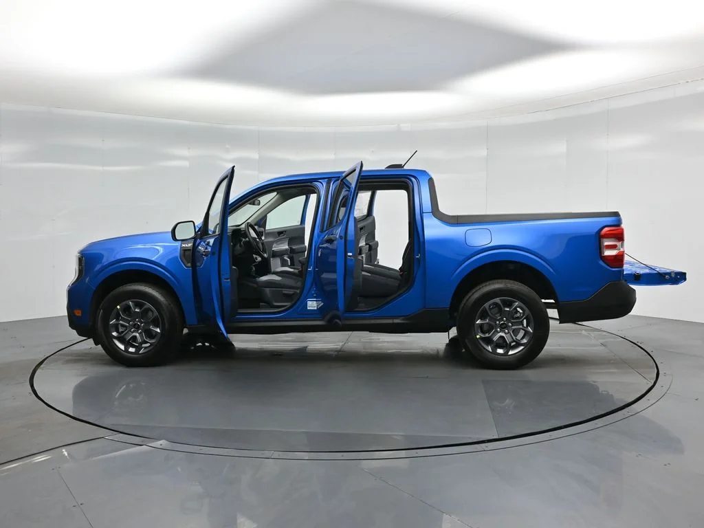 New 2026 Velocity Blue Ford XLT image 32