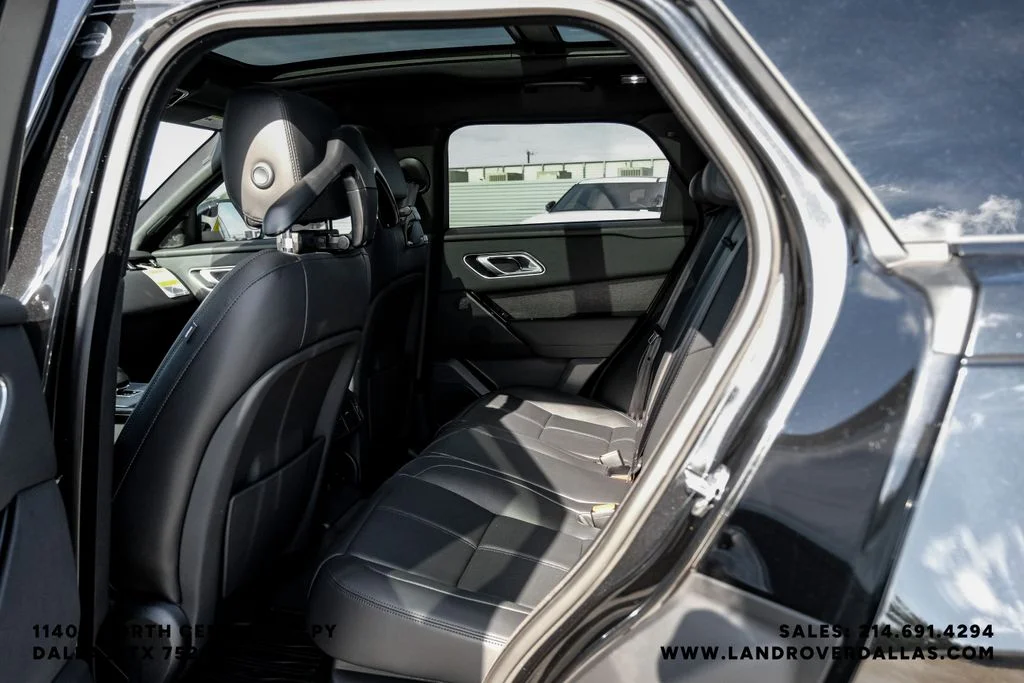 New 2026 Santorini Black Metallic Land Rover S image 37