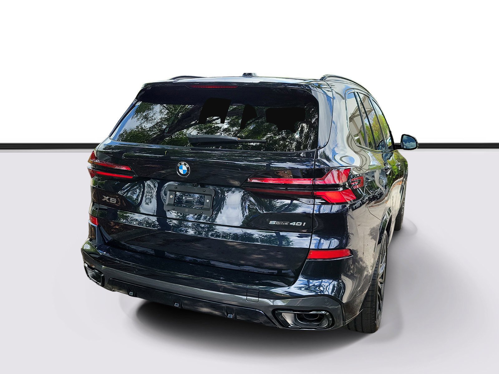 New 2026 Carbon Black Metallic BMW sDrive40i image 4