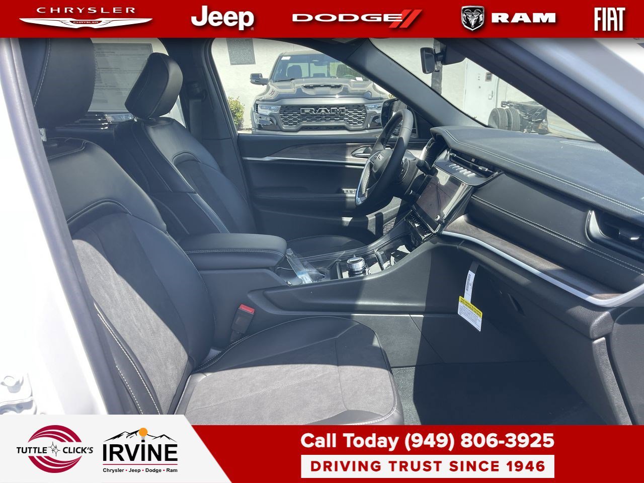 New 2026 Bright White Clear-Coat Exterior Paint Jeep Laredo Altitude image 16