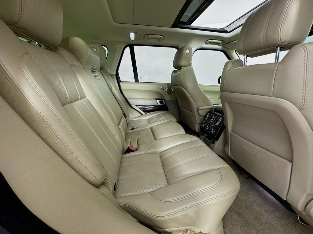 Used 2017 Loire Blue Land Rover 3.0L V6 Supercharged HSE image 36
