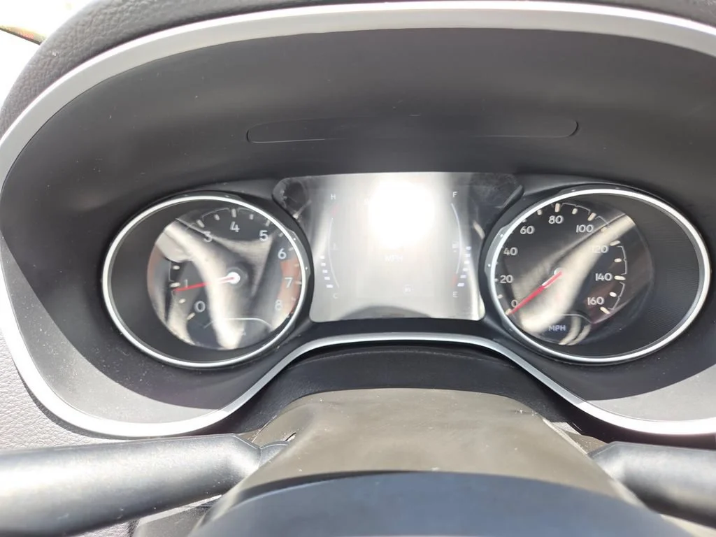 Used 2019 White Clearcoat Jeep Latitude image 35