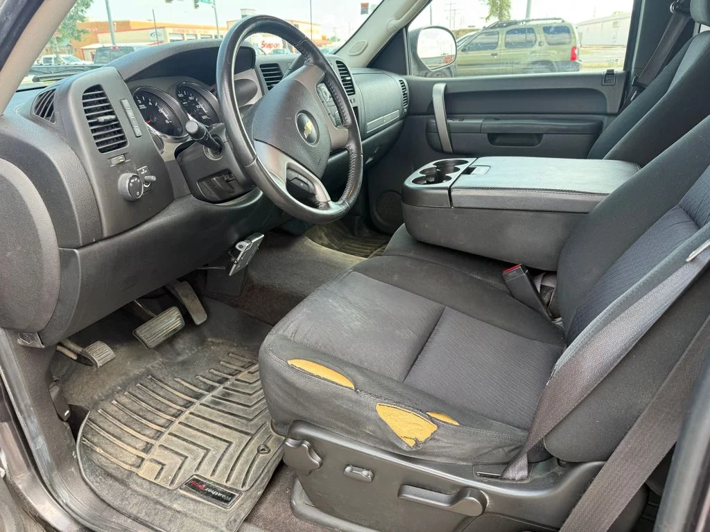 Used 2010 Beige Chevrolet LT image 12