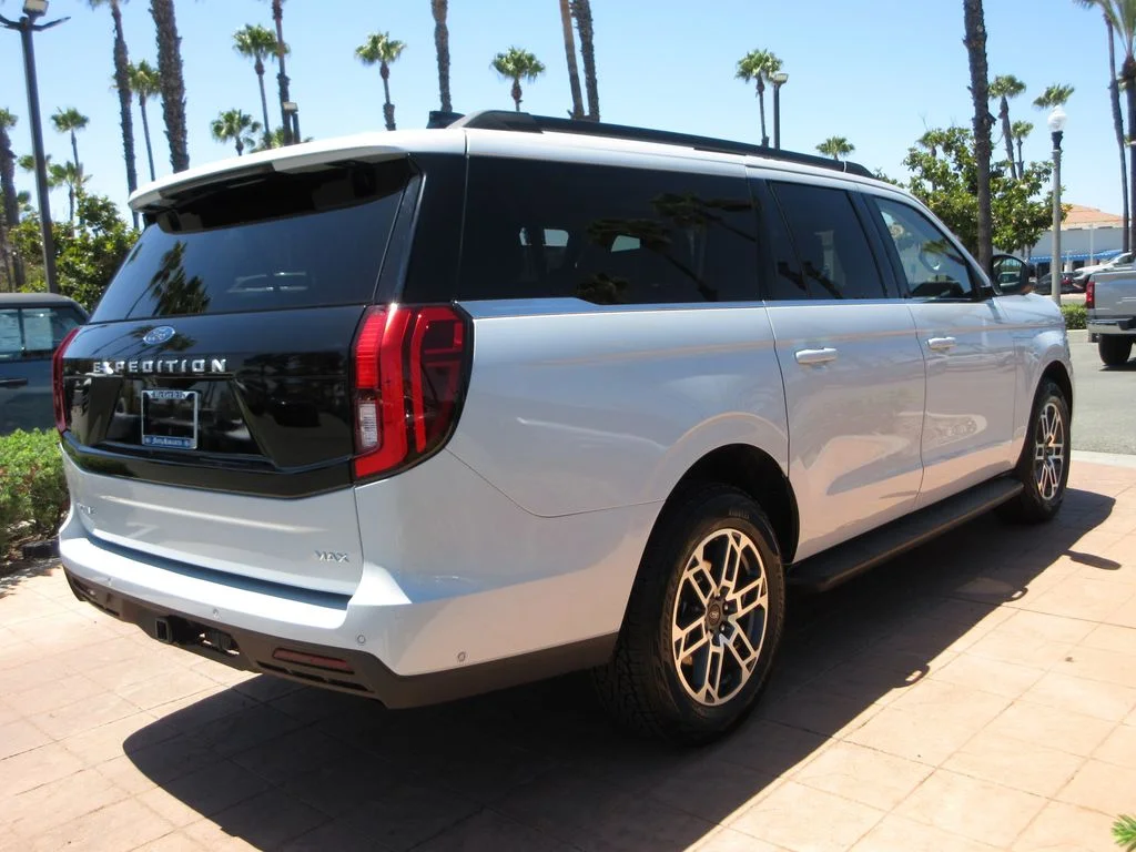Certified Used 2025 Space Silver Ford Active image 4