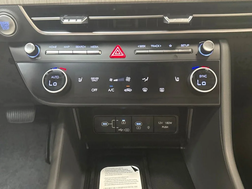New 2026 Abyss Black Hyundai SEL image 15