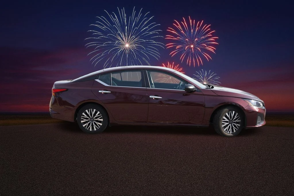 Used 2024 Red Nissan 2.5 SV image 3