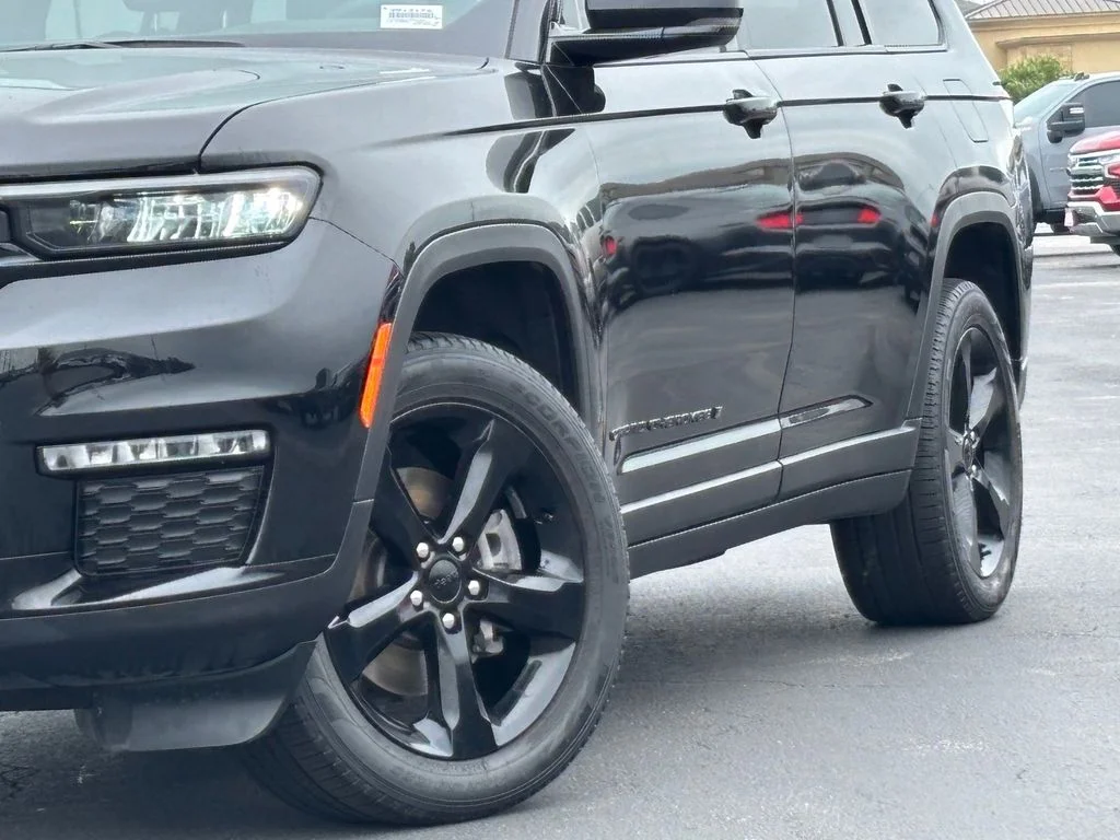 Used 2024 Black Jeep Limited image 3